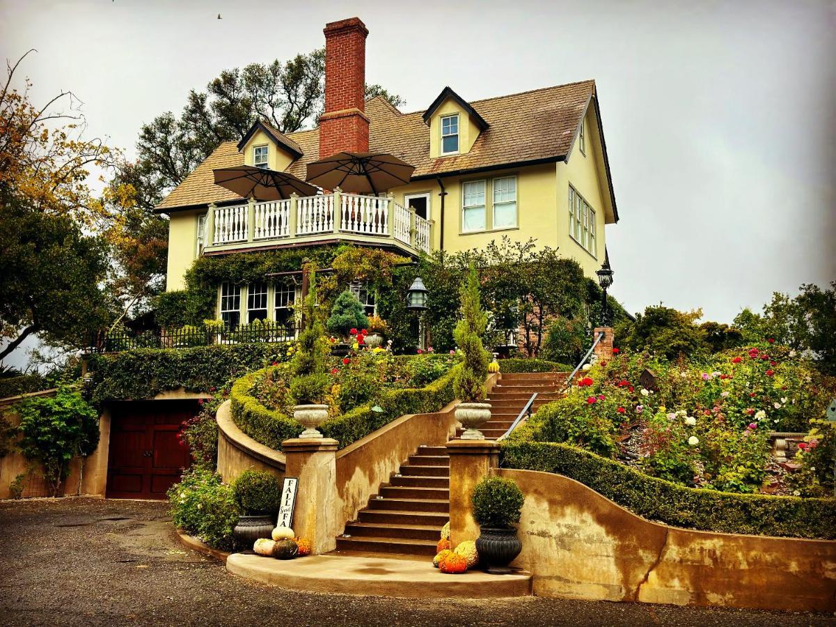 The On Knowles Hill 5*