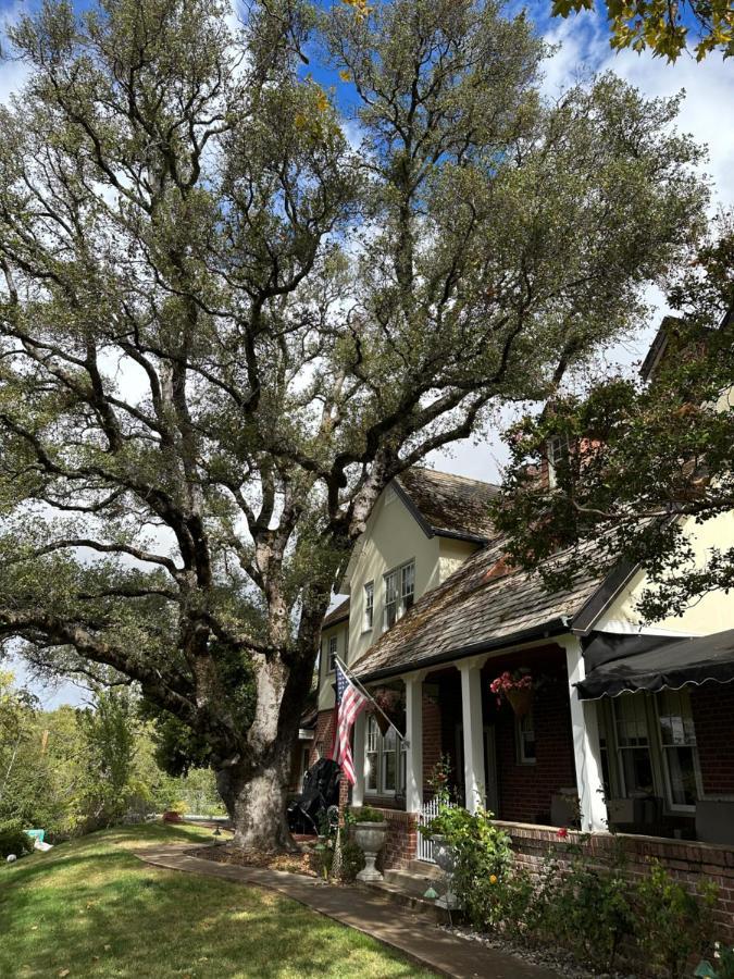 The On Knowles Hill 5*