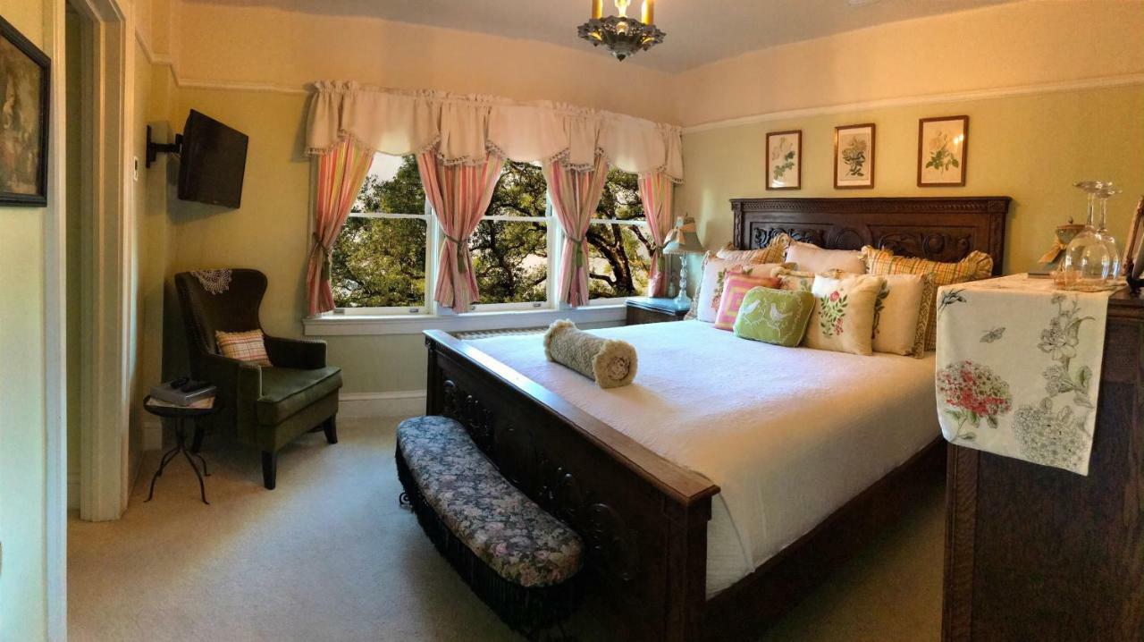 The On Knowles Hill 5* Sonora