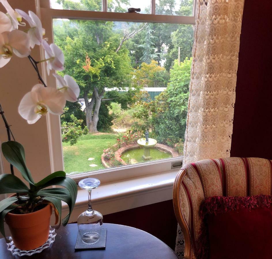 The On Knowles Hill 5* Sonora